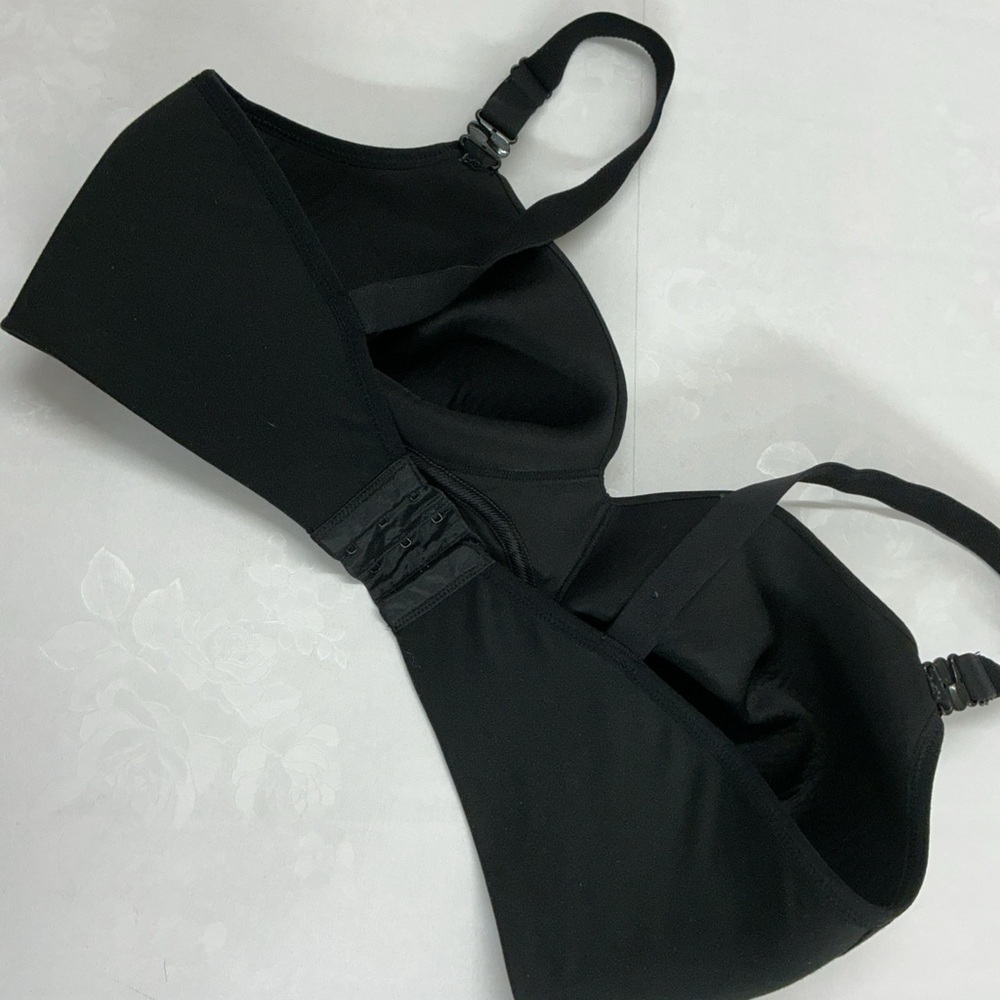 Warner's Black Seamless T-Shirt Bra - Smooth Support - Picture 3 of 4